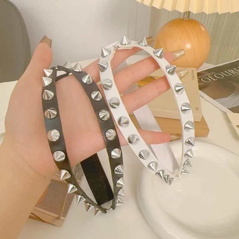 Kadınlar için Çift Sıralı Koni - Leatherwork Rivets incelemesi ve fiyatı