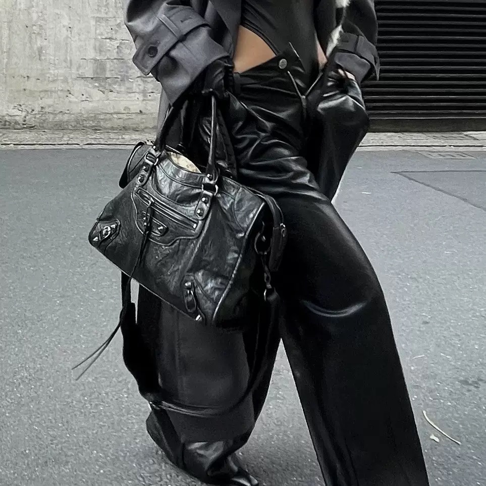 Tatlı ve Havalı Spice Girl Omu - Leatherwork Rivets incelemesi ve fiyatı